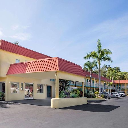Super 8 By Wyndham Sarasota Near Siesta Key Motel Buitenkant foto