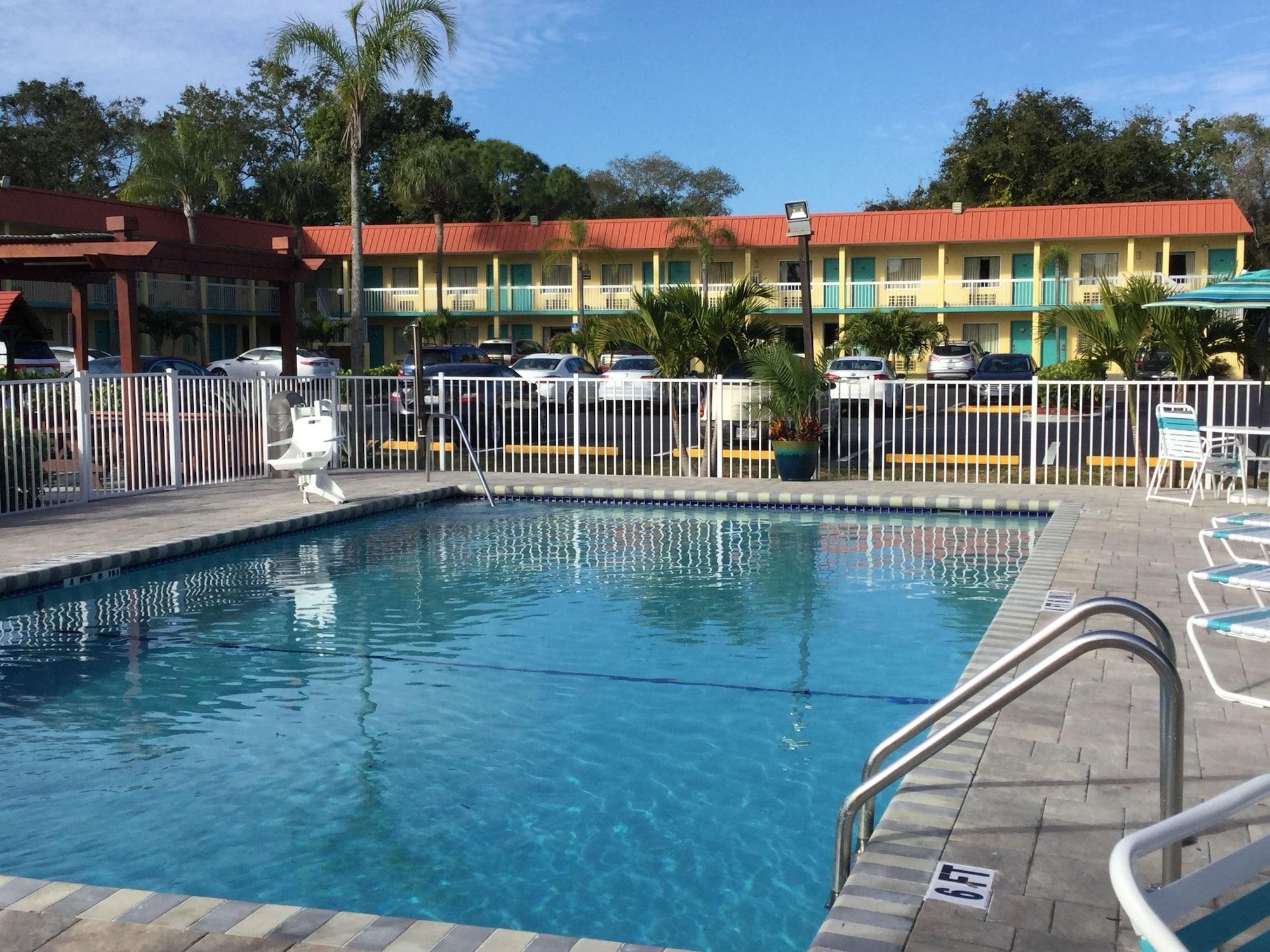 Super 8 By Wyndham Sarasota Near Siesta Key Motel Buitenkant foto