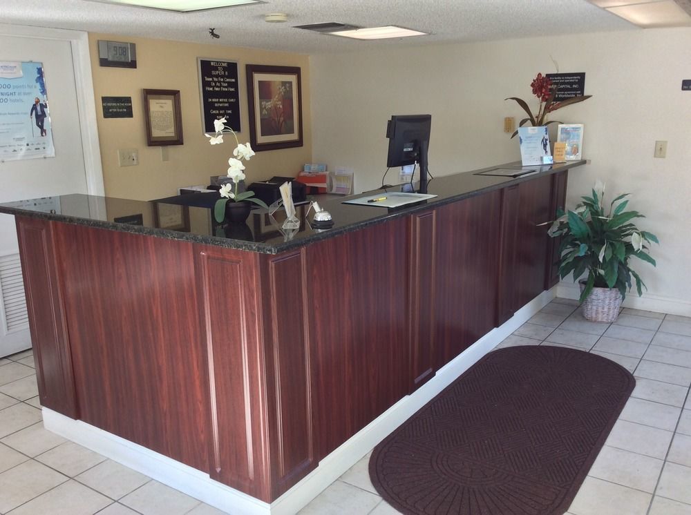 Super 8 By Wyndham Sarasota Near Siesta Key Motel Buitenkant foto