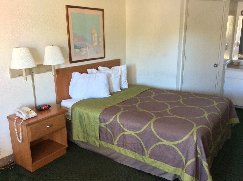 Super 8 By Wyndham Sarasota Near Siesta Key Motel Buitenkant foto