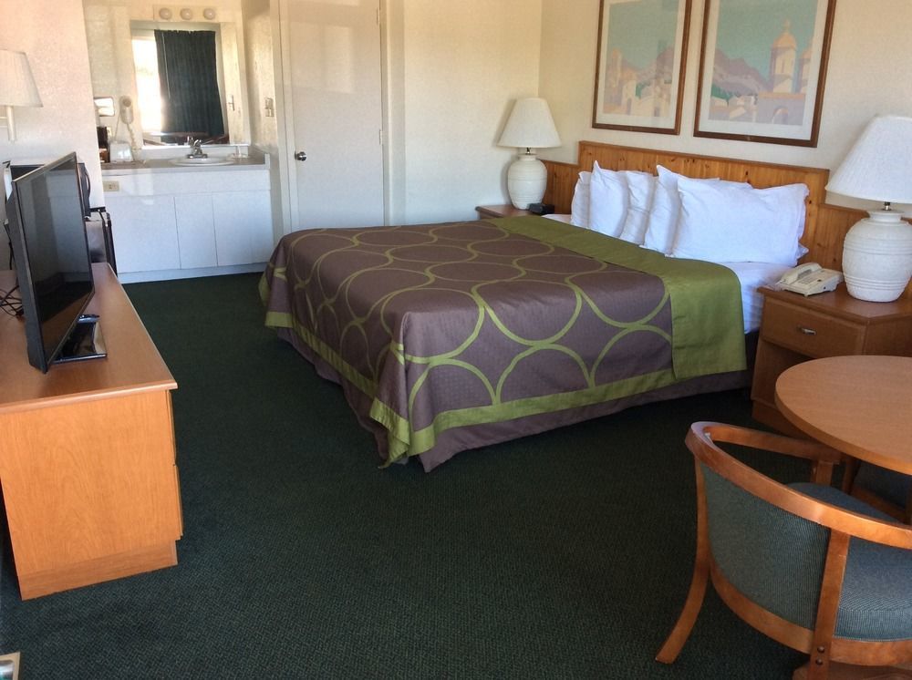 Super 8 By Wyndham Sarasota Near Siesta Key Motel Buitenkant foto