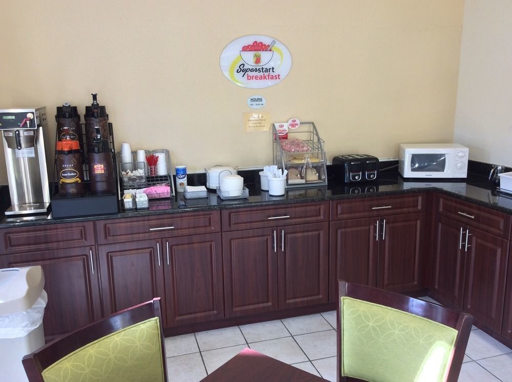 Super 8 By Wyndham Sarasota Near Siesta Key Motel Buitenkant foto